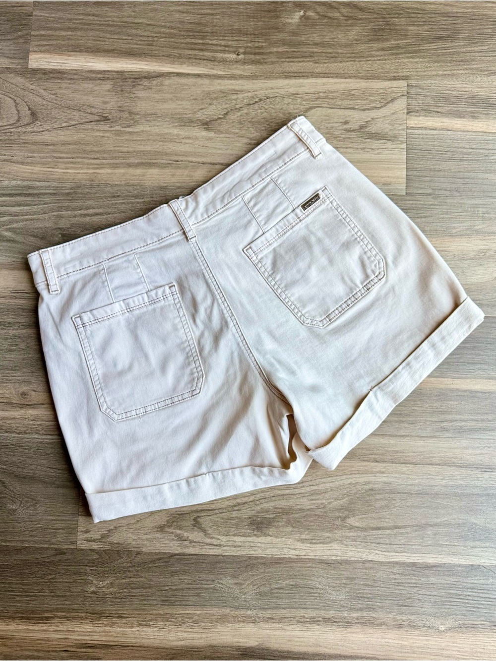 WHBM Pret-A-Play White Mid Rise Stretch Utility Shorts Size 6 - Picture 13 of 13